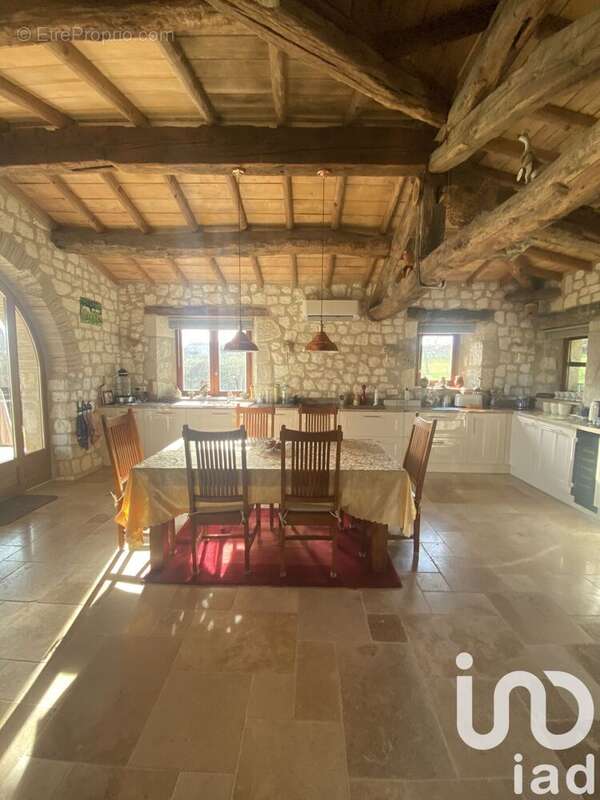 Maison 207 m² à Cestayrols  - photo 3