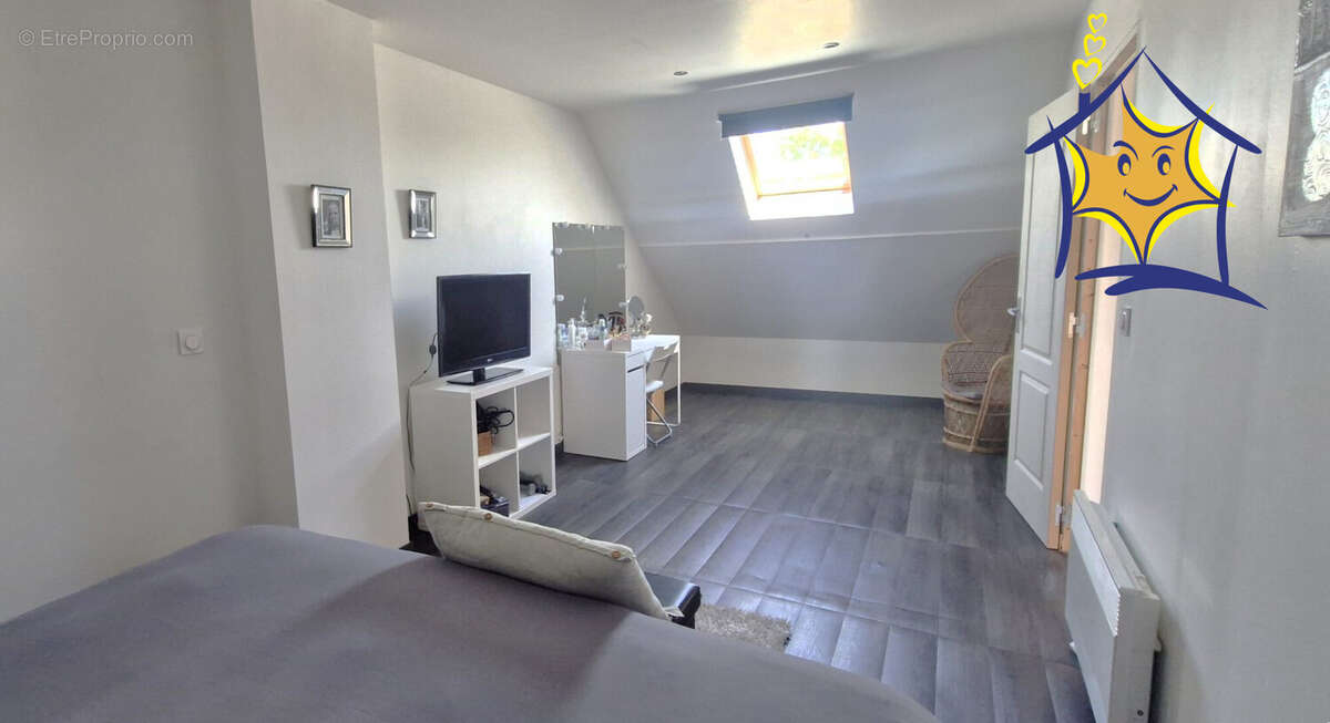 Maison à LE COUDRAY-MONTCEAUX