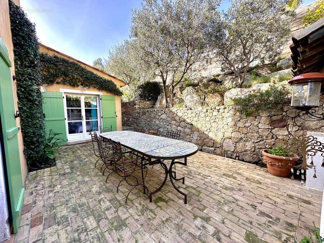 Maison à PLAN-DE-LA-TOUR