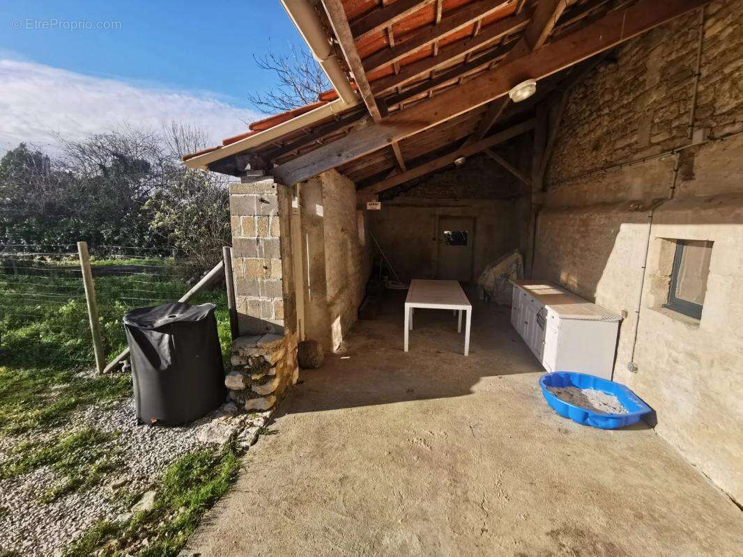 Maison à FONTENILLE