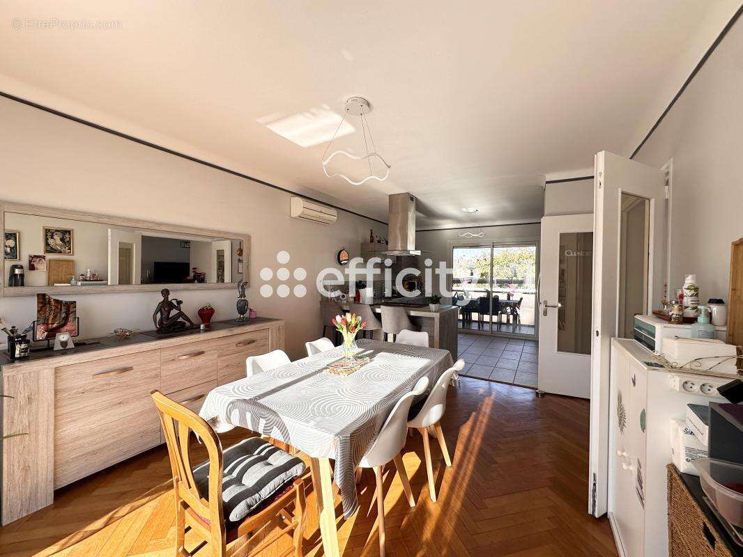 Maison à DECINES-CHARPIEU