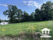 Terrain à SAINT-SERNIN-DU-BOIS