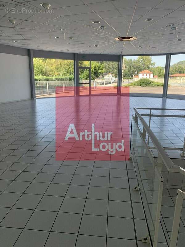 1500 m² à Lafox  - photo 3