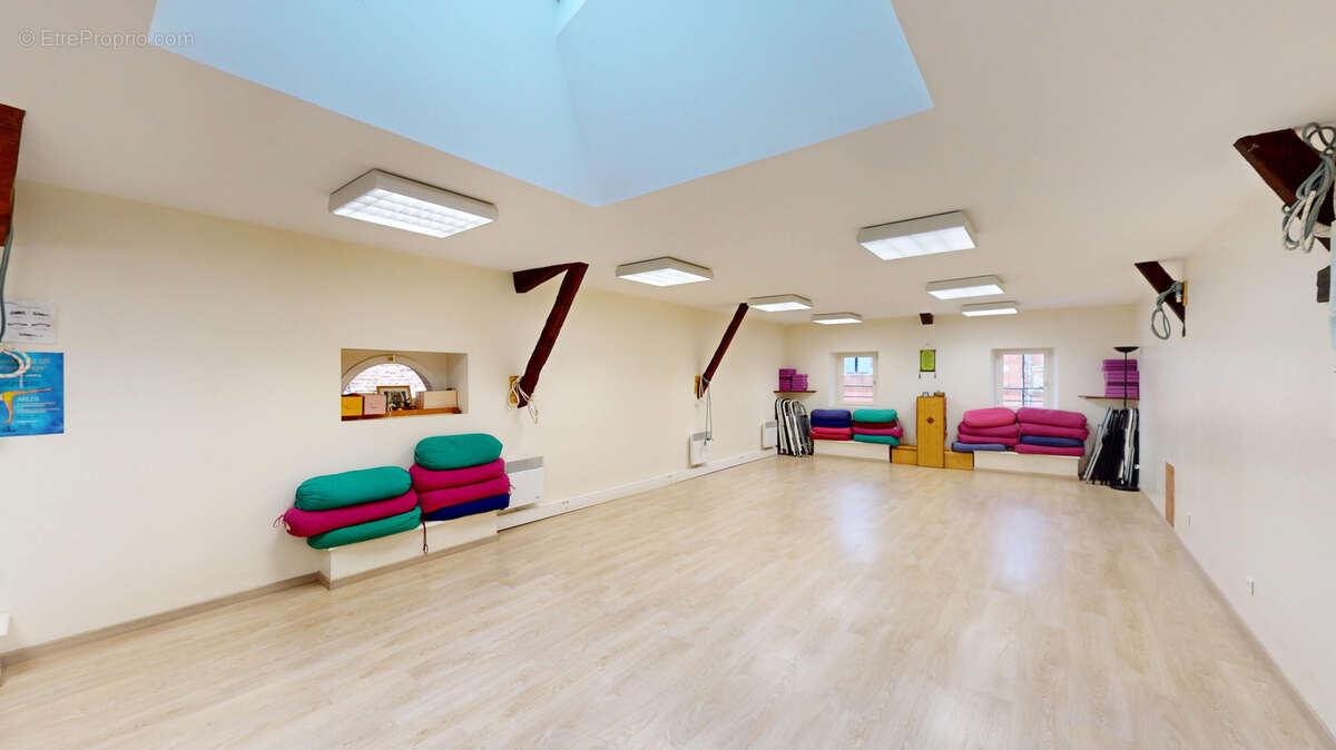 Commerce à CARBONNE