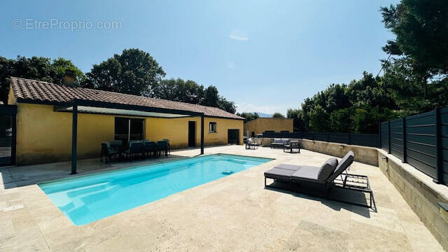 Maison à VAISON-LA-ROMAINE
