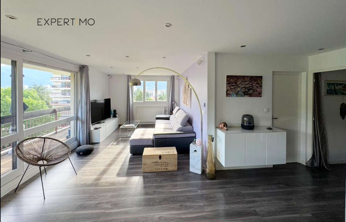 Appartement T4 de 83 m2 avec grand balcon   Résidence du Château - photo 2