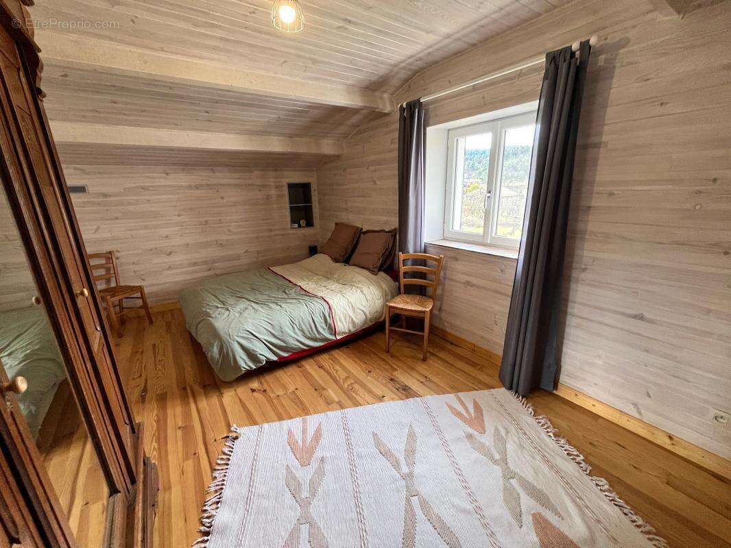 Maison à SAINT-PAUL-LE-JEUNE