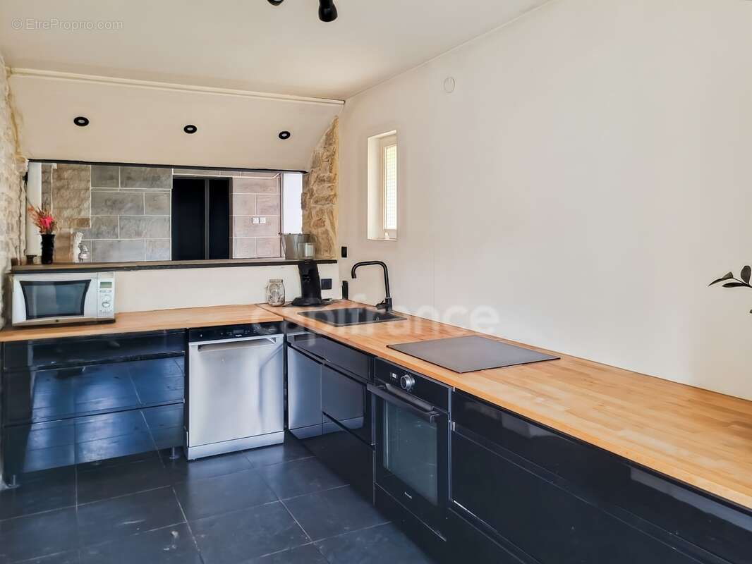 FAUVERNEY - Maison de 95 m² avec beau potentiel - photo 2