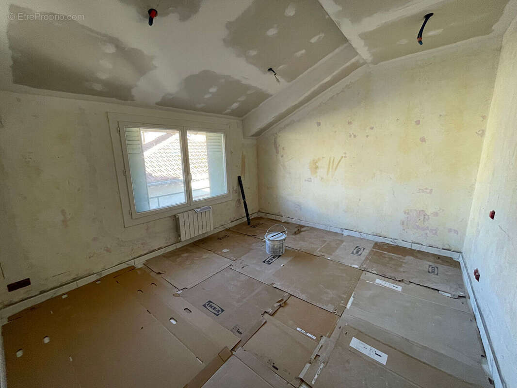 Appartement à CAUMONT-SUR-DURANCE