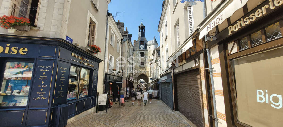 Droit au bail à céder - Local centre-ville Amboise - Fort passage - photo 3