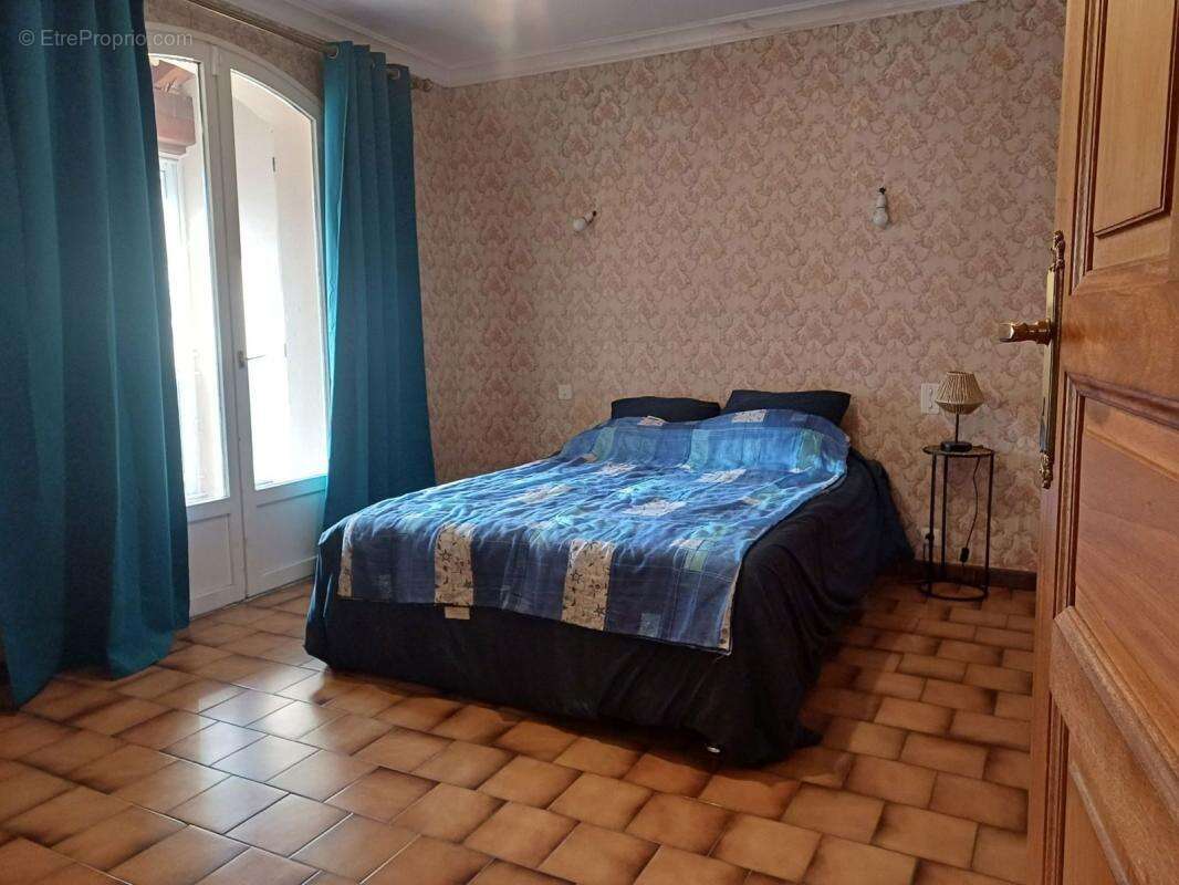 Maison à SAINT-GENIS-DES-FONTAINES