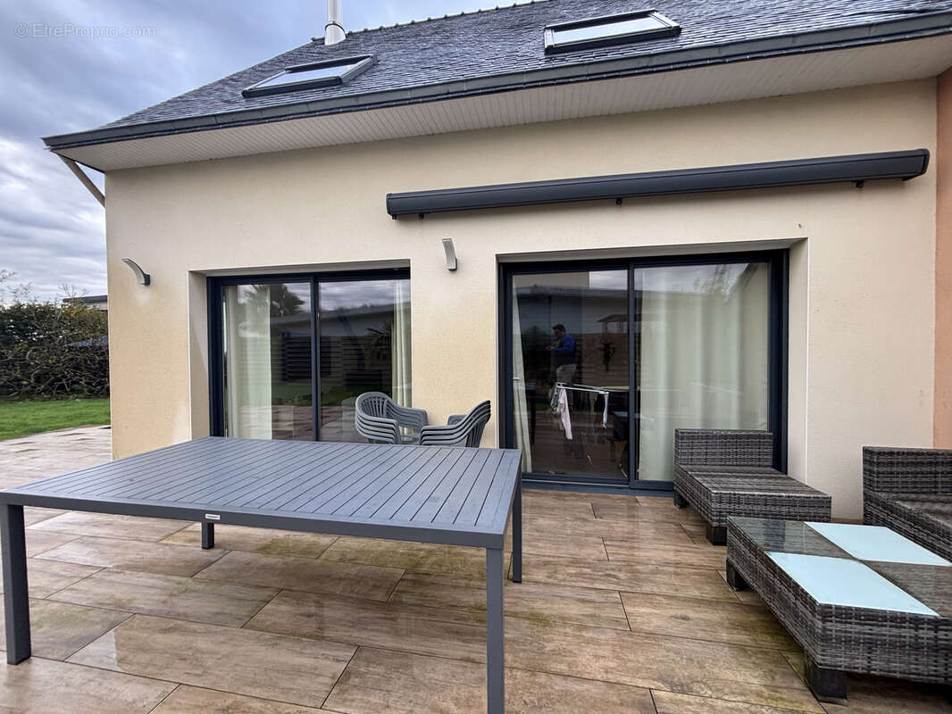 Maison à SAINT-DERRIEN