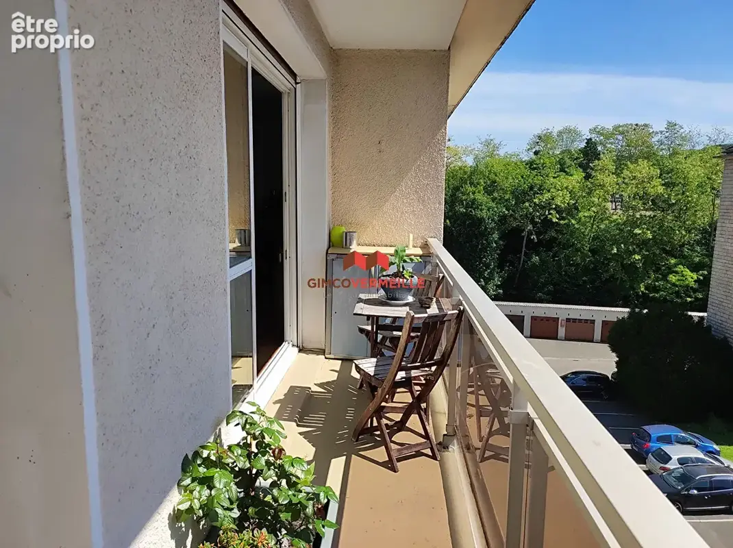 Appartement à LA CELLE-SAINT-CLOUD
