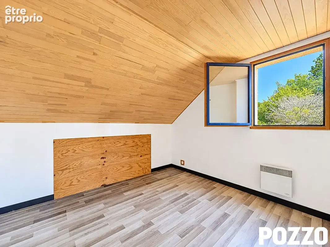 À VENDRE - Maison dans le bourg de Bréhal de 255m² au calme avec parc arboré - photo 15
