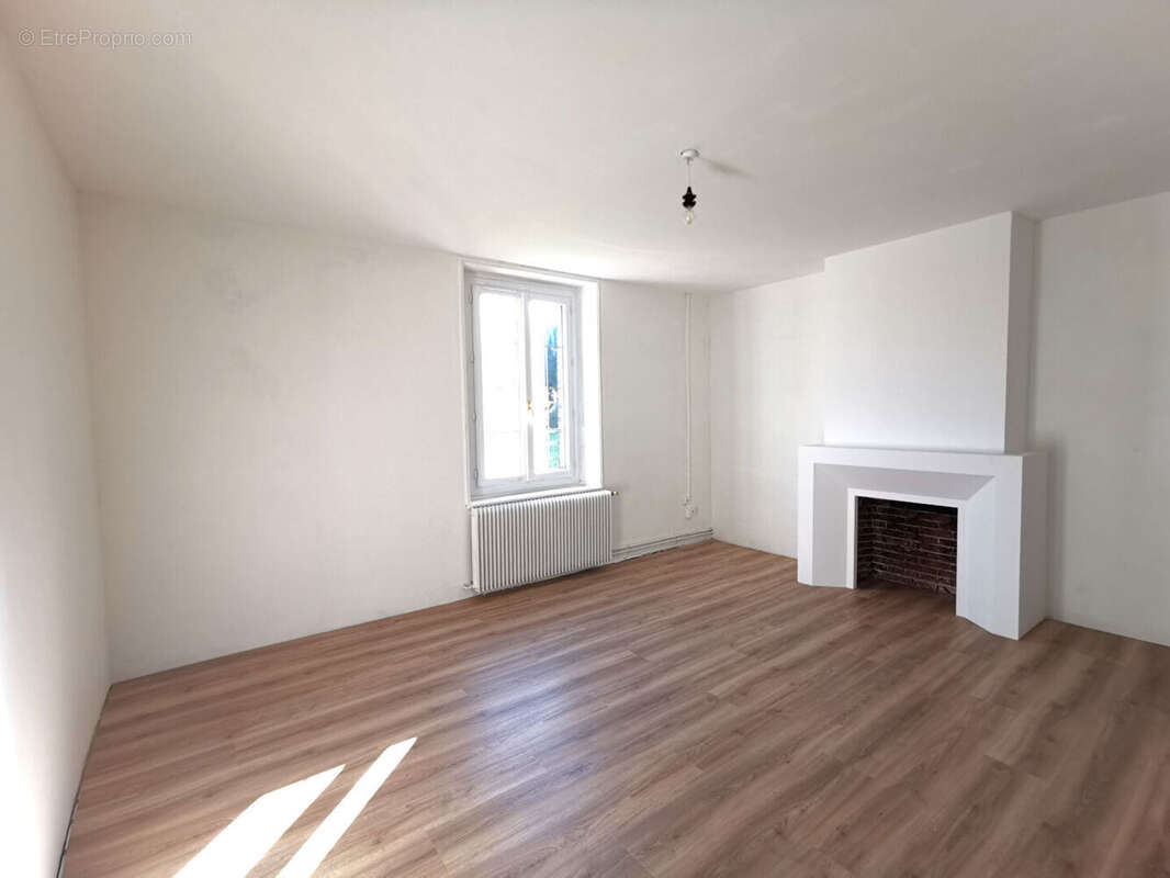 Maison à DAMPIERRE-SOUS-BROU