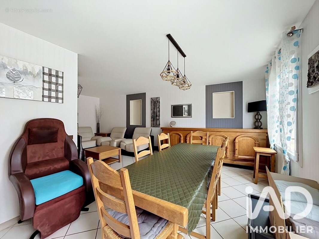 Maison 172 m² à Damery  - photo 3