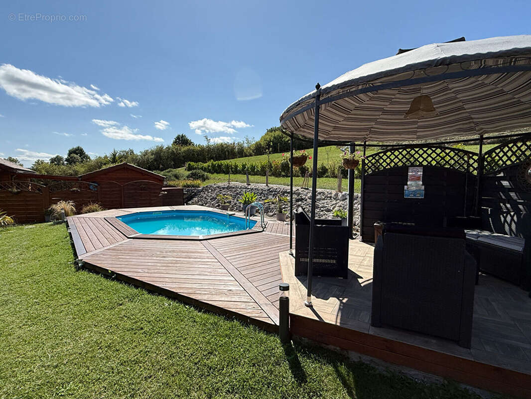 Ensemble de 3 chalets en bois, site de villégiature avec piscine - photo 5