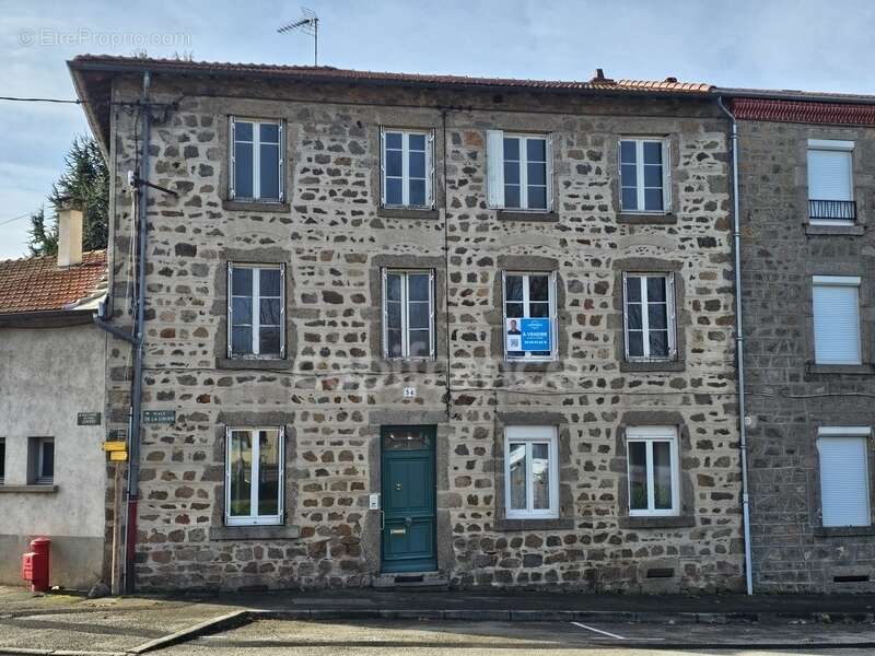 Maison à PANISSIERES