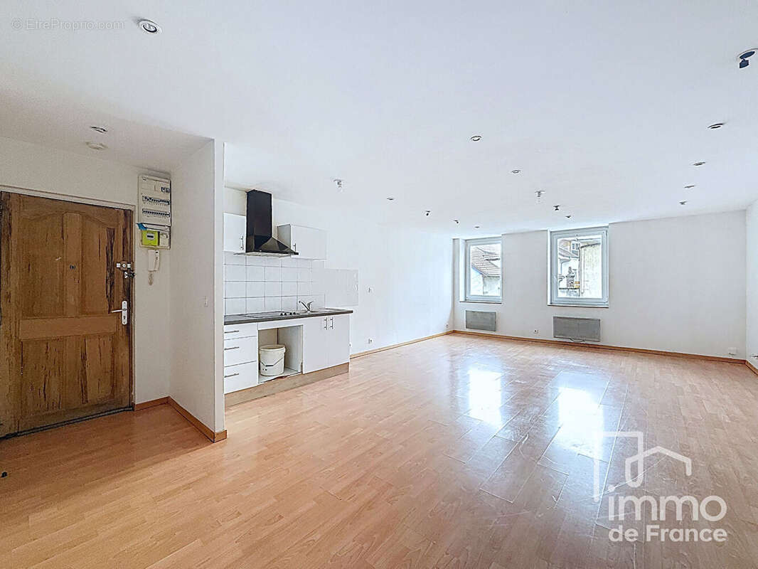 Appartement à BELLEGARDE-SUR-VALSERINE