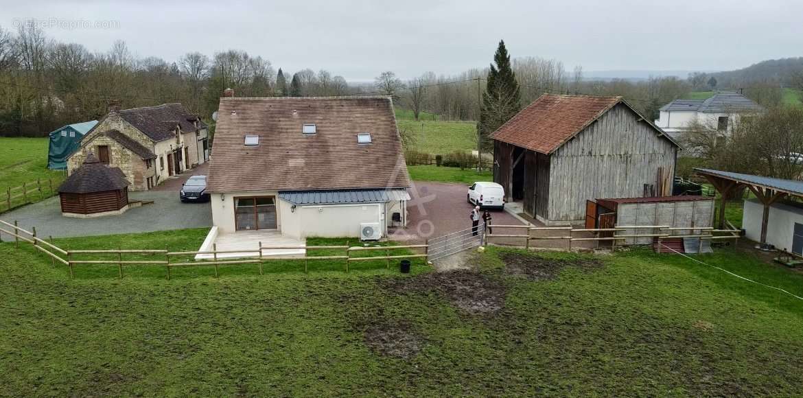 Maison à LE MELE-SUR-SARTHE