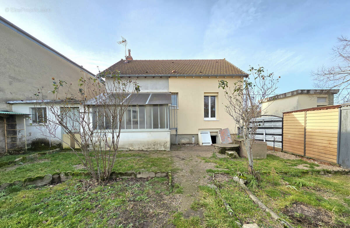 Maison à YZEURE