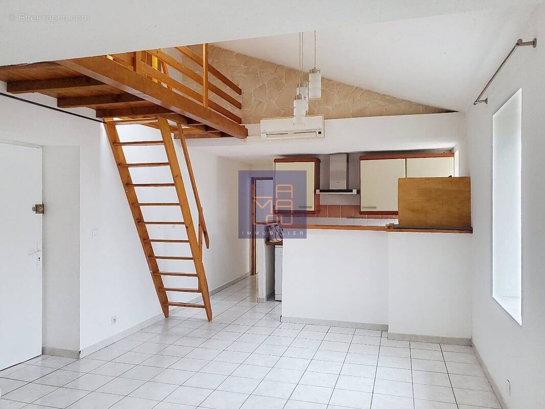 Appartement à LAMALOU-LES-BAINS