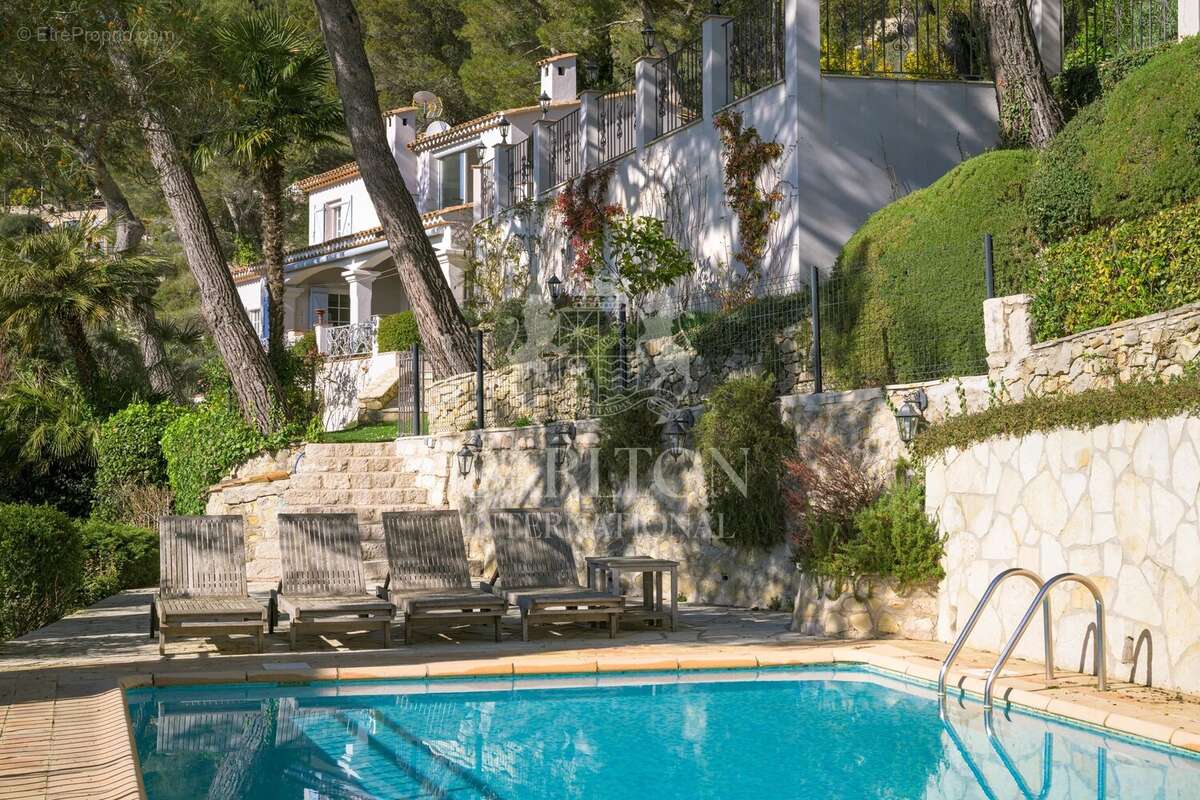 Maison à EZE