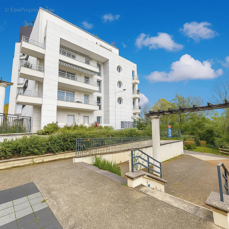 Parking à NEUILLY-PLAISANCE