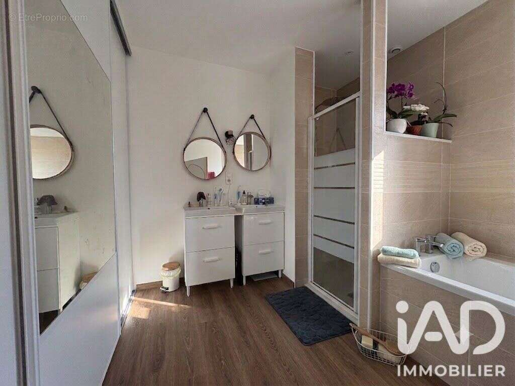 Maison 77 m² à Rouans  - photo 8