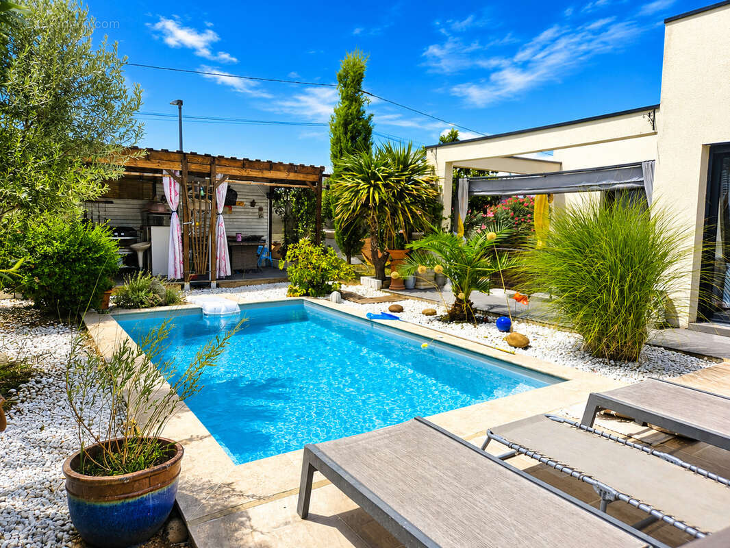 Maison plain pied avec piscine - photo 2