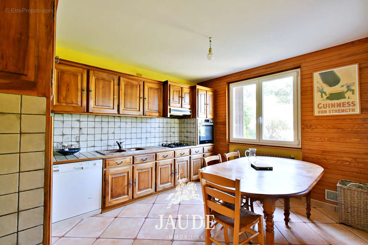 Maison d’architecte 160 m2 avec piscine + Appartement F3 de 61 m2 à rénover -Terrain 1 639 m2   L’Étang   Chan - photo 6