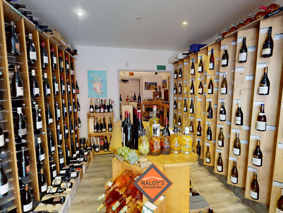 Commerce à LE BOIS-D'OINGT