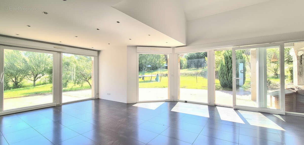 generated_2025-09-16T17_19_59 - Maison à WASSELONNE