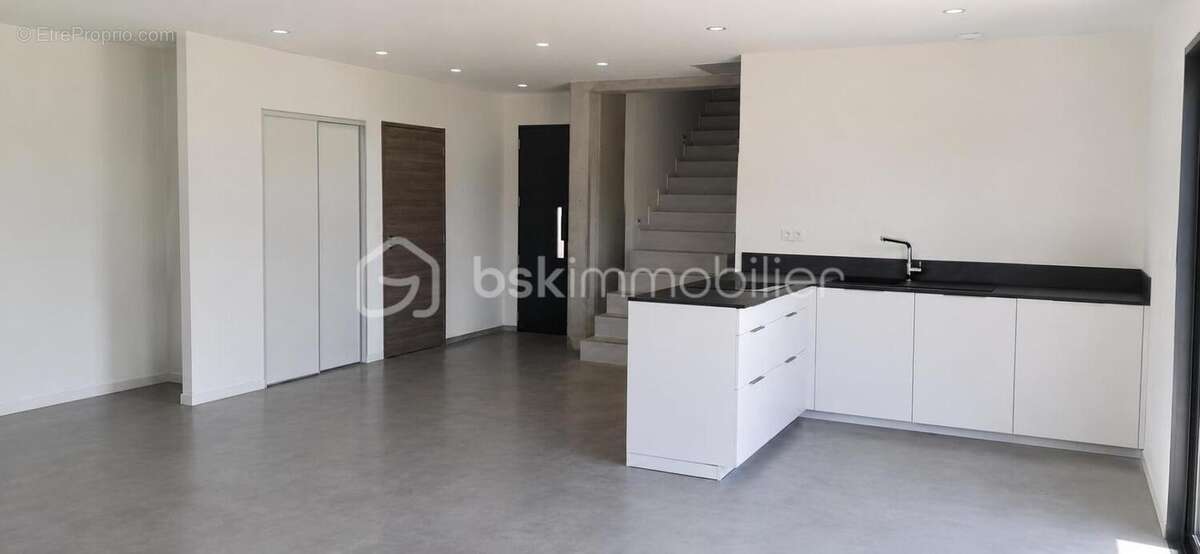 Maison neuve de 117m² avec terrain piscinable au plein cœur de La Frette - photo 5