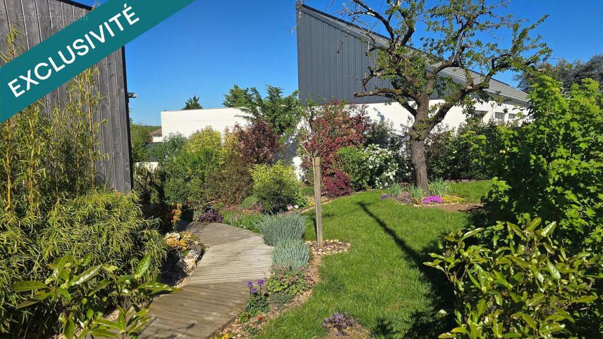 Photo 4 - Maison à LUSSAC-LES-CHATEAUX