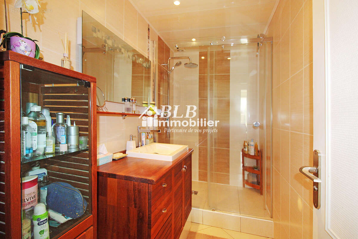 Maison de plain-pied 94m2  3 chambres + garage - photo 9
