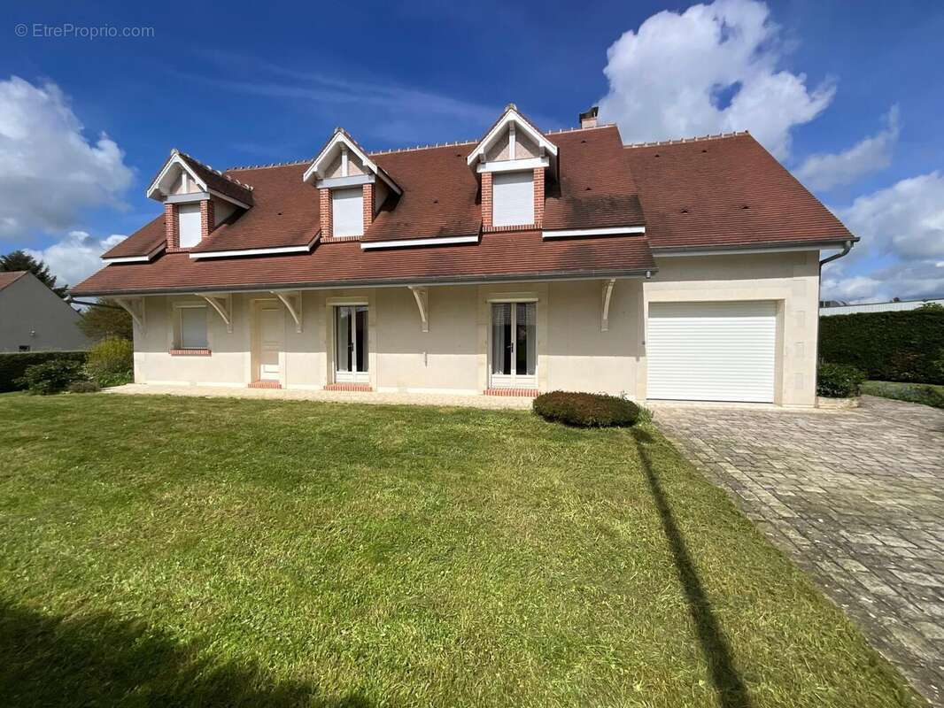 Photo 2 - Maison à MEHUN-SUR-YEVRE