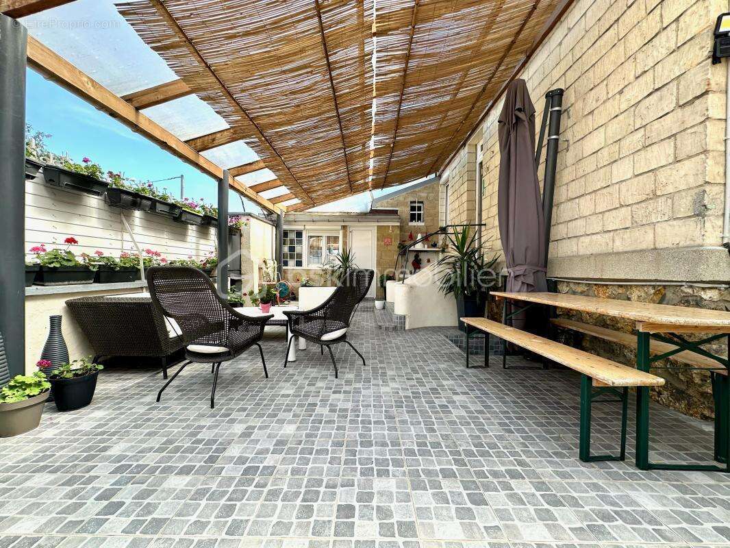 Maison en pierre 114 m² - dépendance de 100 m² louée – Revenu locatif - Centre ville - photo 14