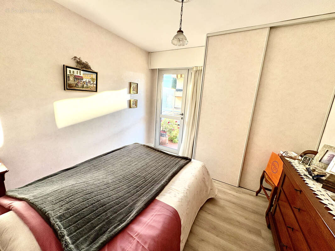 Appartement à SIX-FOURS-LES-PLAGES