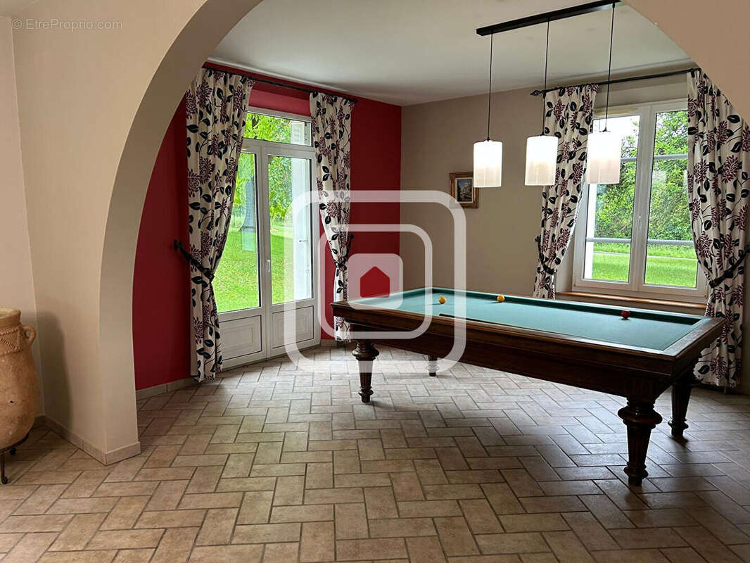 Maison t9 de 263m² avec piscine, garage, appentis et jardin de 15000m² - photo 5