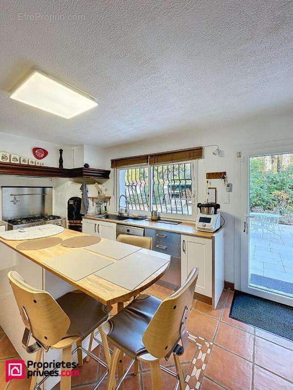 Maison à POURRIERES