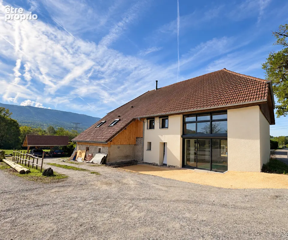 Grange réhabilitée aux beaux volumes - Montagny Les Lanches -140 m2 - photo 5