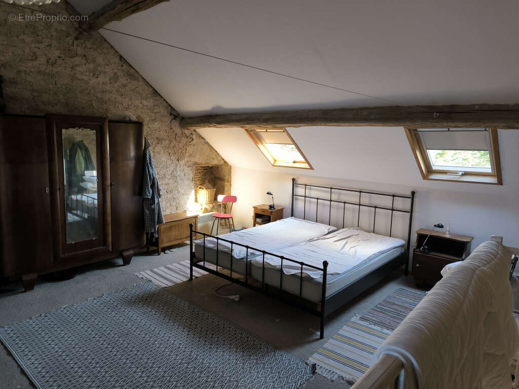 Maison à MONTREUILLON