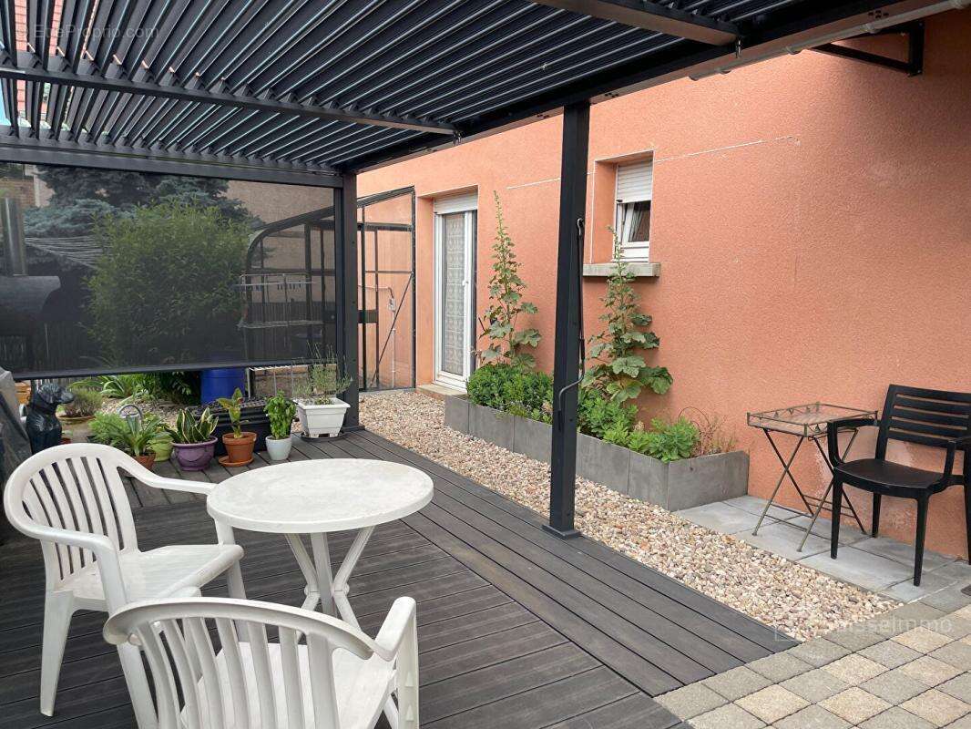 Secteur Valdoie, Maison de 138M2 sur 525M2 de terrain clos et arboré - photo 5