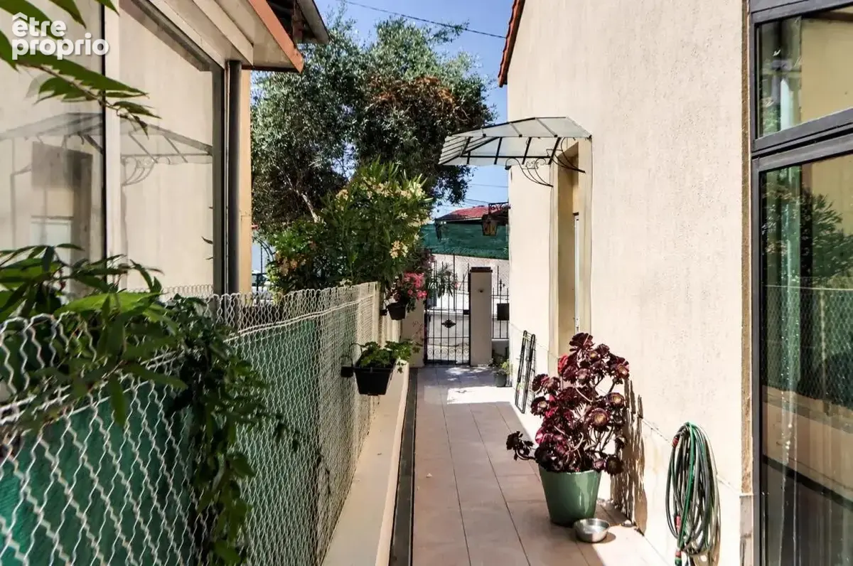 Maison familiale rénovée avec véranda, terrasse, jardin et double cave – Nice Est, secteur résidentiel sécurisé - photo 5