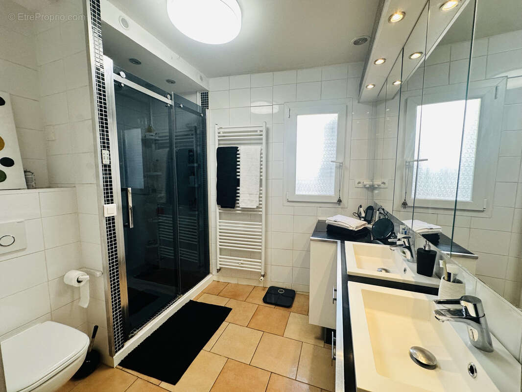 Appartement à VALLAURIS
