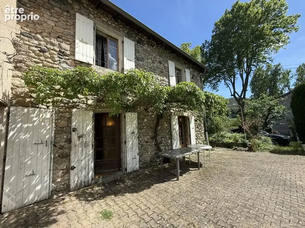Maison 170 m² à Saint-Laurent-Du-Pape  - photo 3