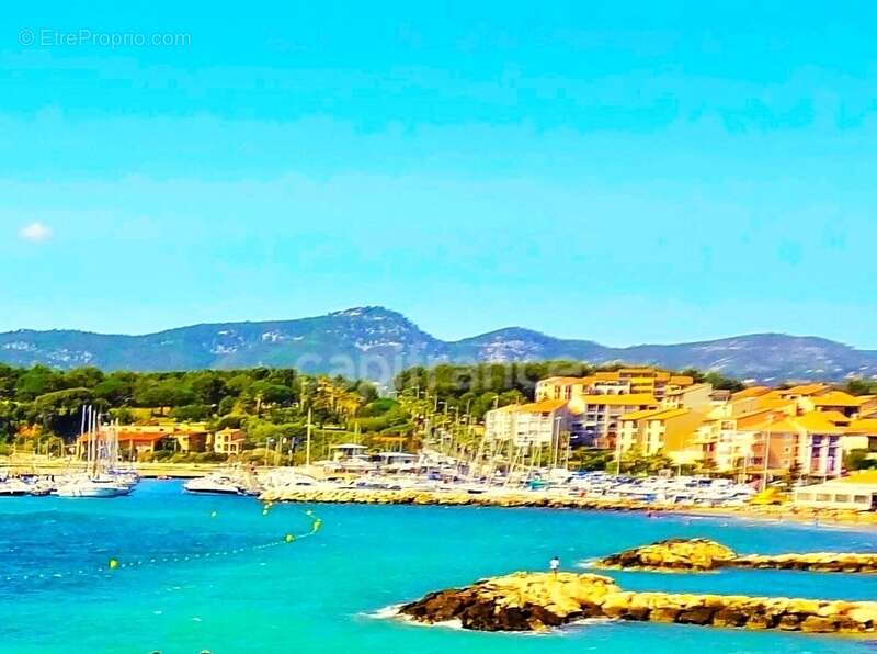 Appartement à SIX-FOURS-LES-PLAGES