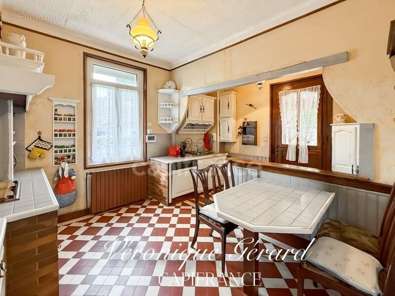 Maison à COUTRAS