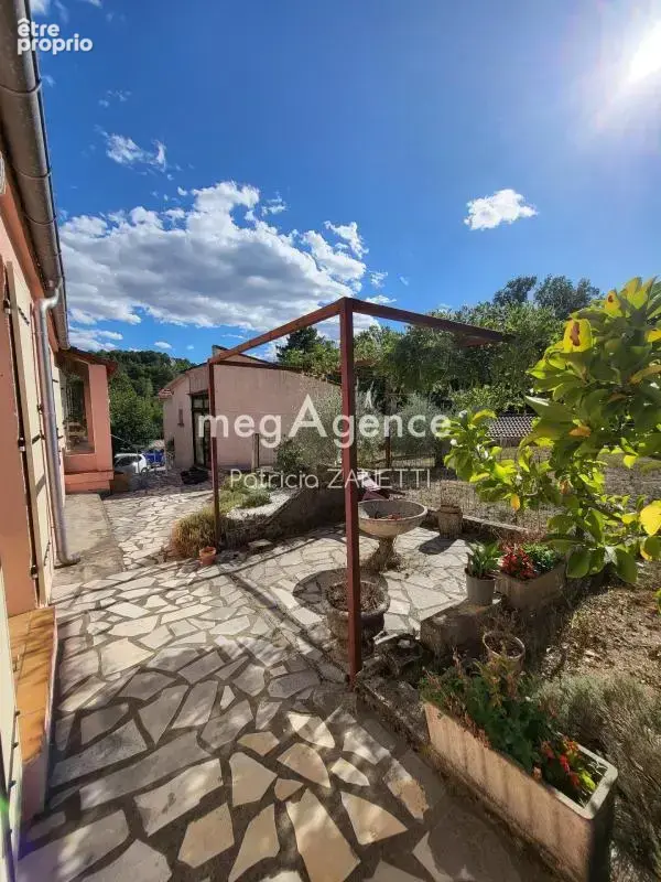 Maison 2 chambres, 1900 m² de terrain, véranda, garage - photo 10